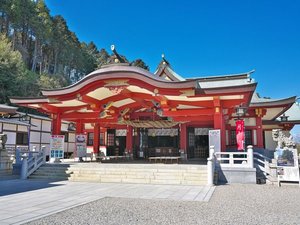 【当館から車で約15分】西日本最高峰の石鎚山を御神体とする、信仰の対象として親しまれる「石鎚神社」