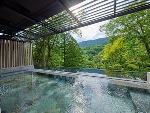 【家族風呂】6階には家族風呂(露天)も完備。3,300円/1時間(※予約制)営業時間は15時〜23時
