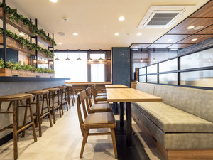 朝は朝食会場(無料)、夜はラウンジとしてご利用いただけます