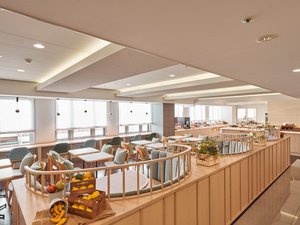 【8階ラウンジ】