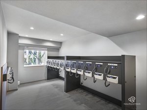 館内2階に「無料」でご利用いただけるバゲージポートをご用意しております。※利用は当日中のみ