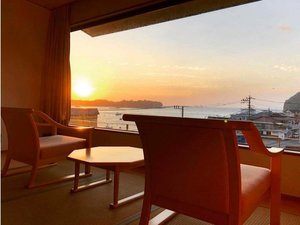 【10畳和室】窓辺の広縁は夕景の特等席