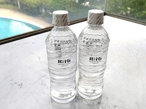 【無料サービス】お部屋の冷蔵庫に無料ミネラルウォーターをご用意しております。