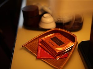 【無料サービス】お部屋に緑茶・ほうじ茶・お口菓子をご用意しております。ごゆっくりお寛ぎくださいませ。