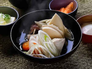 ◆朝食 ご当地料理せんべい汁 (イメージ)
