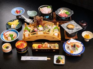 姫百合膳「伊勢海老料理3種・鮑・和牛・太鼓橋一人盛り」一例