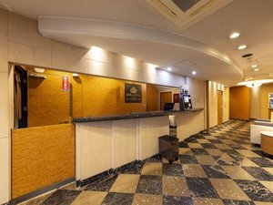 �t�����g�E���r�[