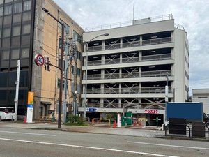 ��g���ԏ�i�^�e�}�`�p�[�L���O�j