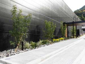 ���t��-�O��-�� �ʕ{�w����^�N�V�[�Ŗ�g6���h�B���������N��́u��l�̗��v���������݉������B