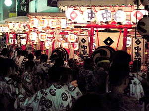 8/14-8/15下田太鼓祭両日15台の太鼓台が旧町内を練り歩きます。