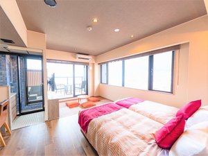 「ビーチリゾート×和モダン」テーマの全客室に掛け流し露天風呂をご用意