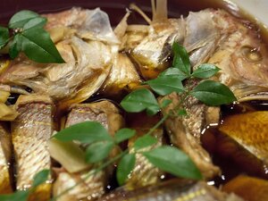【とれとれ亭】旬の魚のあら煮(※仕入れ状況により変更があります)