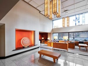 ���r�[�̃\�t�@�ł܂��͈ꑧ�B