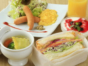 【ご朝食】料理長こだわりの特製サンドイッチをご堪能ください(一例)