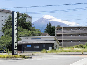 河口湖駅よりタクシーで約5分!ビジネス・観光に最適立地!
