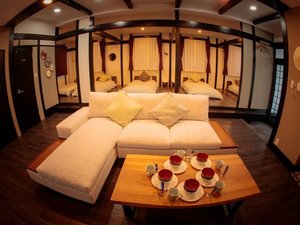 La Station�̎{�ݎʐ^1