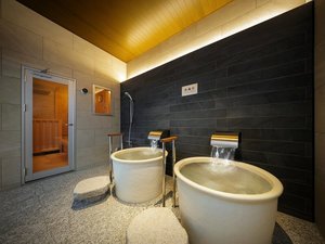 �y�T�E�i�a���I�z�T�E�i�ł������芾�𗬂�����́A�����C�ŃN�[���_�E��