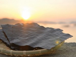 東松島が誇る海苔は香り高く旨味も豊か。過去に何度も皇室に献上されている確かな品です。