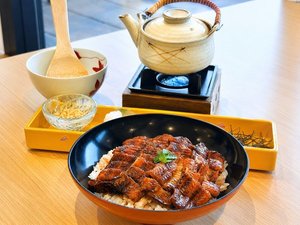【秋のお料理一例】焼き穴子の特製ひつまぶし。まずはそのまま、最後はお茶漬けで二度楽しめます。