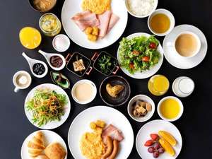 富山の新鮮な食材を使用したさまざまなお料理をブッフェスタイルでお召し上がりください。