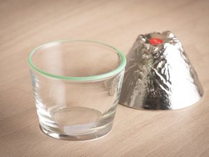 富山ガラスと能作の酒器