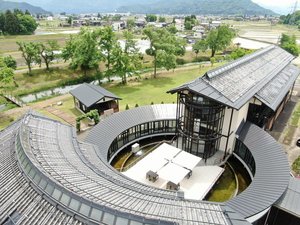 特徴的な形の施設です