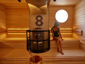 8 WATER CAVE・6:00〜9:00(最終入場) クローズ10:30・15:00〜23:00(最終入場)クローズ24:30