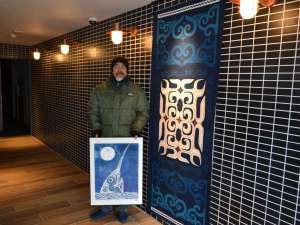 アイヌ文化を発信する版画アーティスト結城幸司氏