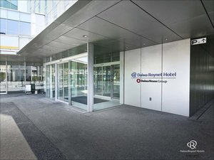 �z�e������