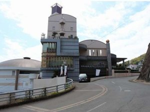 �Ԃ�����ꏊ���A�n�����ԏ�ւ̏o������ł��B���q�l�͖����ł����p�����܂��B