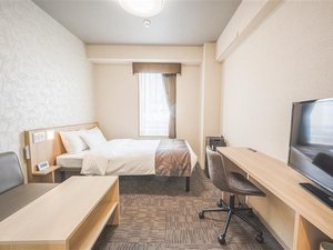 【キッチン付セミダブル】簡易キッチンが付いて、長期滞在にも適したセミダブルルームです。