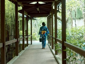 【大浴場】流風−Ryufu− 季節の風がそっと吹き抜ける、渡り廊下。
