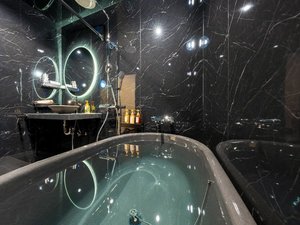 2024年11月OPEN!【スーパーDX宍道湖】天然温泉のお風呂♪ 黒基調のスタイリッシュな空間