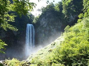*平湯大滝(当館より車で13分)
