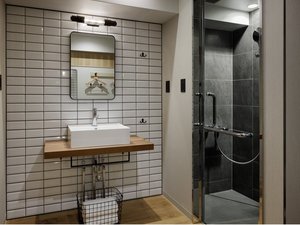 シャワーブースと独立洗面台