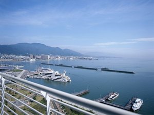 �q���x�����_����̌i��