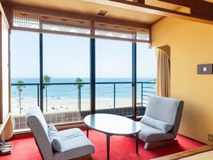 全部屋オーシャンビュー。海を目前にゆったりとしたお時間をお過ごしください。