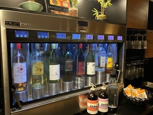 セルフバーラウンジでは夕食後にフリードリンクをお楽しみいただけます。(16:30-24:00)