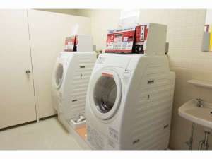 長期でのご利用に便利☆2階にコインランドリー2台設置しております。