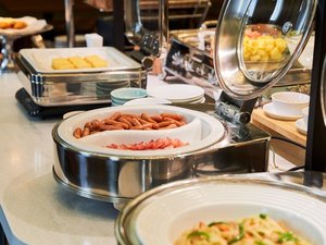 2F朝食レストラン「komorebi」