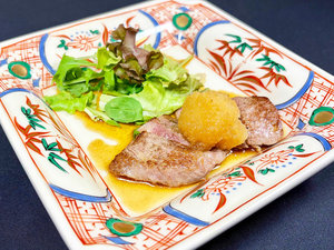 皿物一例:黒毛和牛ヒレステーキ おろしポン酢ソース