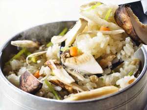 (お料理イメージ)季節限定の松茸釜飯