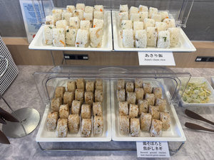 朝食