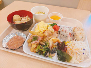 朝食