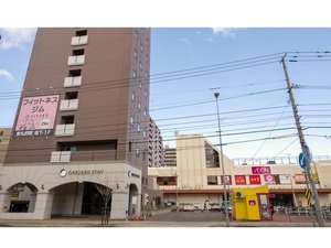 スーパーがすぐそばにあり、長期滞在にも便利です!