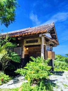 【沖縄県古宇利島の貸し別荘・コテージ・ヴィラ・コンドミニアム】別邸 山猫
