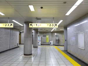 @新富町駅:3番出口が最も近い出口です。