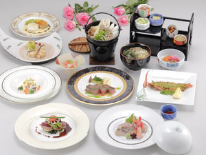 *【和・洋会席コース】一例。一品ずつ丁寧に仕上げたお食事。目にも舌にも嬉しい多彩な美味が楽しめます。