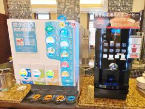 ソフトドリンク・コーヒー・紅茶をご用意しております♪また、お酒(15時から18時)のご用意もございます。