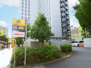 提携の駐車場です。
